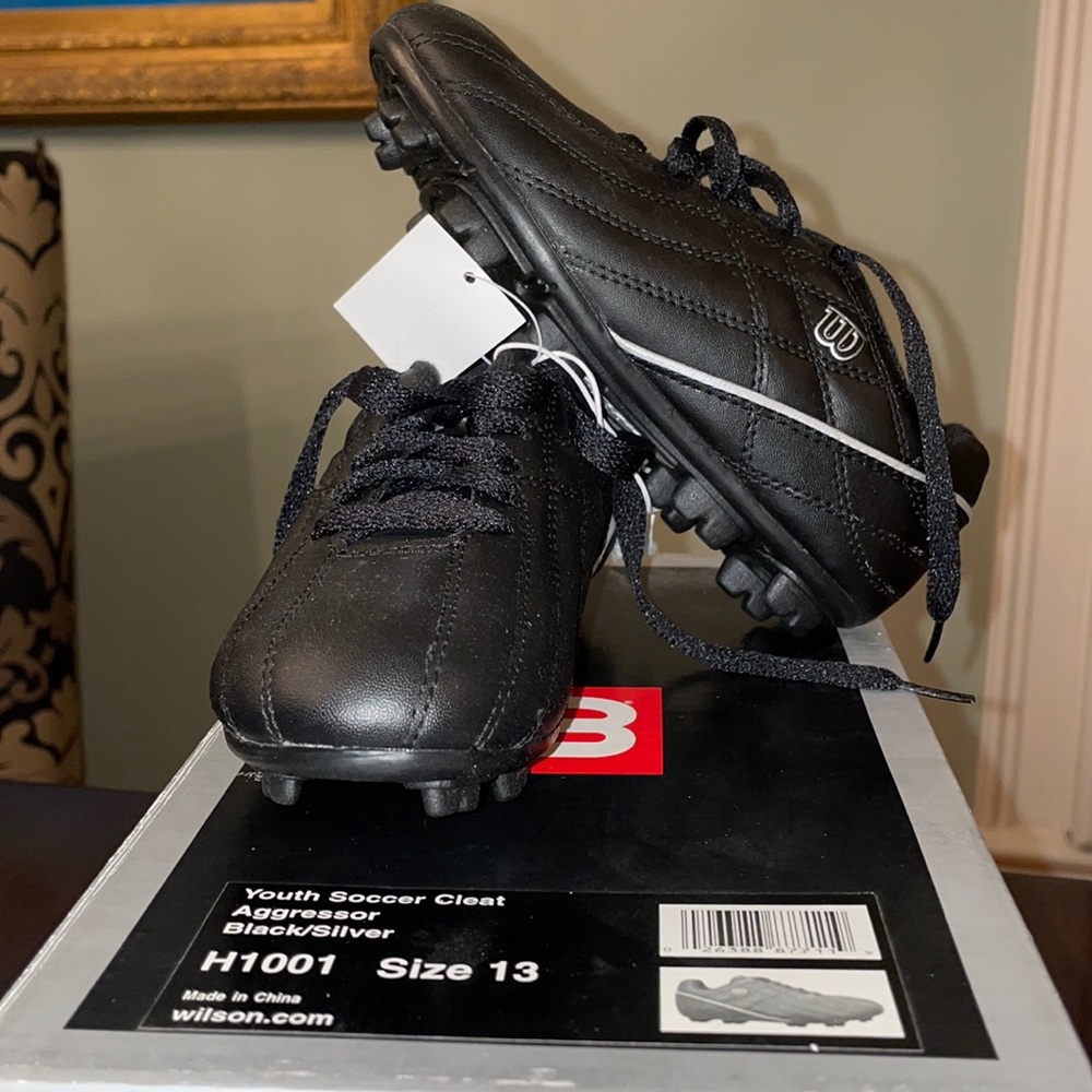 NWT Wilson Youth Soccer Cleats, sz 13, Aggressor black/silver